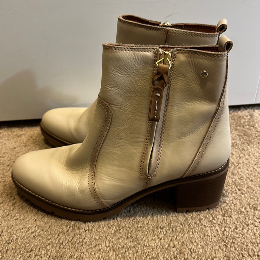 Pikolinos LLANES Leather boots with side zip ‘Marfil’ (cream)